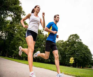   مصر اليوم - المشي السريع ثلاثة مرات في الاسبوع لمدة عام يزيد من حجم بعض الأجزاء في المخ