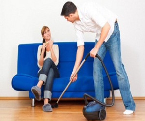   مصر اليوم - 44% من الرجال الفرنسيين يساعدون زوجاتهم في المنزل