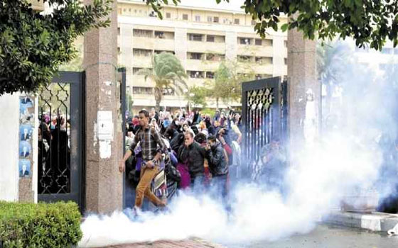   مصر اليوم - الحركّات السياسيّة والأحزاب والحقوقيّون يديّنون تفجيّرات جامعة القاهرة