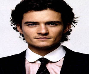 مصر اليوم - تكريم الممثل أورلاندو بلوم بنجمة على رصيف الشهرة