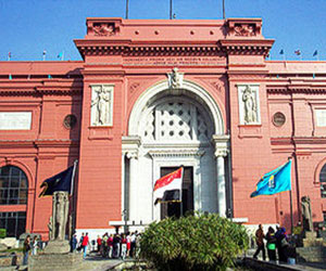   مصر اليوم - نقل أجنّة بنات توت عنخ آمون إلى المتحف الكبير