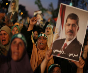 مصر اليوم - نساء الإخوان تتظاهرن شرق الإسكندرية احتجاجًا على ترشح السيسي للرئاسة