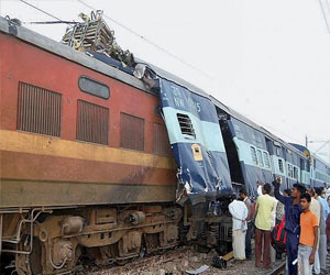 مصر اليوم - وفاة شخصين وإصابة ستة في تصادم قطارين في الهند