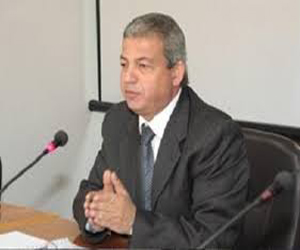   مصر اليوم - وزير الشباب والرياضة يستقبل بطل السباحة البارليمبي