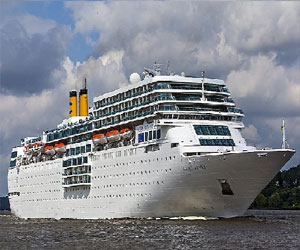   مصر اليوم - الباخرة السياحية كوستا فورتونا تزور ميناء صلالة