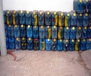 مصر اليوم - ضبط 1800 لتر بنزين وتحرير 80 مخالفة في قنا