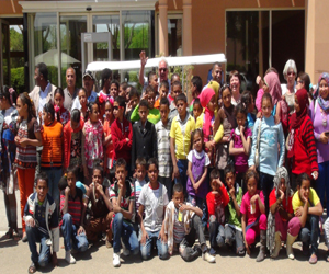   مصر اليوم - المنتجعات السياحيّة تحيي يوم اليتيم في الأقصر