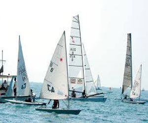 مصر اليوم - 53 محملًا شراعيًّا يشاركون في سباق مهرجان أبوظبي للقوارب فئة 22 قدمًا