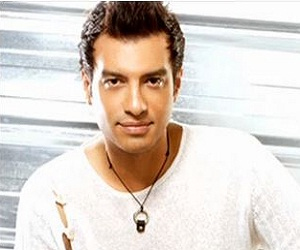   مصر اليوم - إيهاب توفيق لـمصر اليوم: أقضي إجازة في باريس لأعاود تسجيل ألبومي الجديد