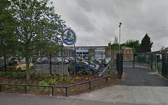   مصر اليوم - اتهامات تدين موظَّفِي مَدْرَسة في برمنغهام بالتعاطف مع السلفيّ أنور العولقي