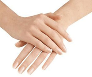 مصر اليوم - أفضل خلطة لتفتيح اليدين والرجلين ببياض الثلج