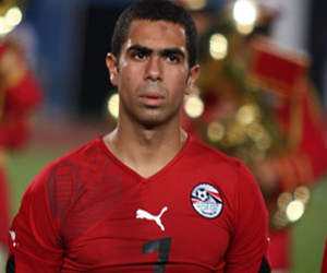   مصر اليوم - إصابة دامية لأحمد فتحي في مران الأهلي