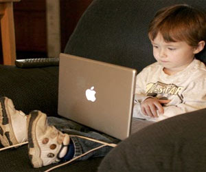 مصر اليوم - كيفية علاج إدمان الطفل للكمبيوتر