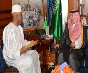 مصر اليوم - خادم الحرمين يتلقى رسالة من رئيس جمهورية جامبيا