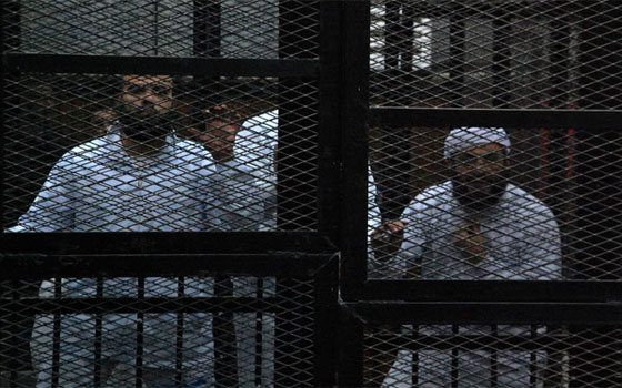   مصر اليوم - جنايات القاهرة تواصل محاكمة حبّارة و34 آخرين في قضيّة مذبحة رفح الثانية