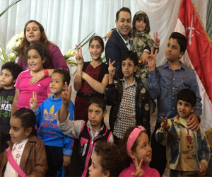   مصر اليوم - المطرب حكيم يحيي يوم اليتيم مع القوّات المسلحة