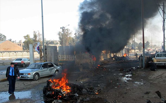   مصر اليوم - إصابة مسؤول في الرئاسة اليمنيّة و3 من مرافقيه في انفجار عبوة ناسفة