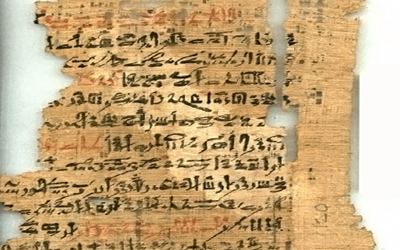   مصر اليوم - القبض على عصابة للاتجار في الآثار في حوزتهم 9 ورقات بردي