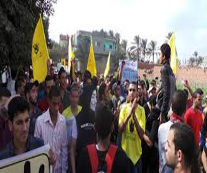   مصر اليوم - مسيرة لطلاب الأزهر أمام المدينة الجامعية بنين