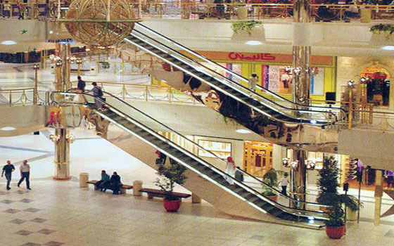   مصر اليوم - أكشاك نسائيَّة لخدمة المسافرين العوائل في مطار الملك فهد الدولي في الدمَّام