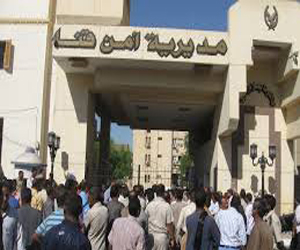 مصر اليوم - ضبط 7 بنادق آلية و90 طلقة وسيارتي نقل في قنا