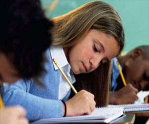   مصر اليوم - بدء امتحانات أبناؤنا في الخارج في لندن