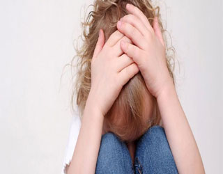   مصر اليوم - علامات تدلك على حاجة طفلك لطبيب نفسي