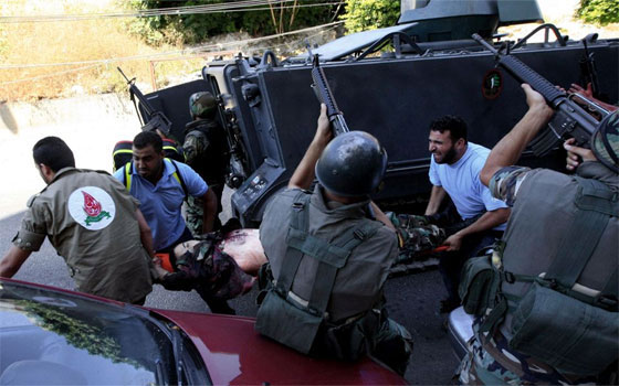   مصر اليوم - اشتباكات عنيفة بين أنصار الله  و كيبة العودة داخل مخيم المية ومية شرق صيد