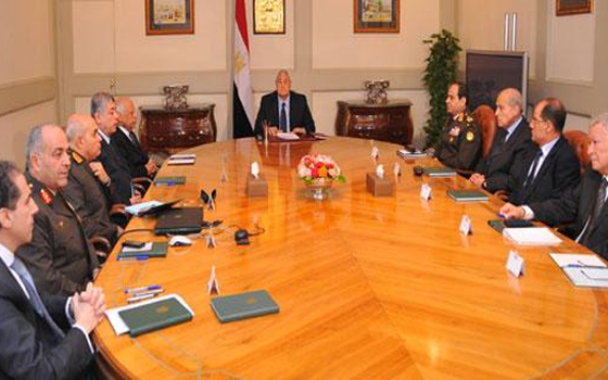   مصر اليوم - منصور يجتمعُ بمجلس الأمن الوطني لمناقشة الموقف الأمني و القضايّا الداخليّة