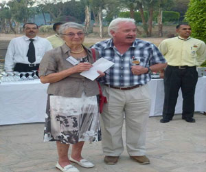 مصر اليوم - فندق يحتفل بسائحّة بلجيكيّة زارت الأقصر للمرة المائّة