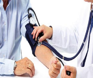   مصر اليوم - قياس ضغط الدم بانتظام يكشف مبكراً عن الأمراض الخطيرة