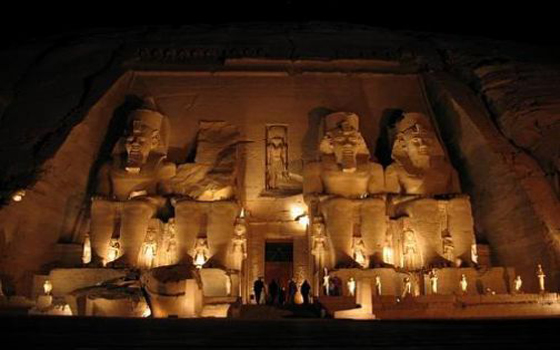   مصر اليوم - العاملون في قطاع السياحة يطالبون باستثناء المناطق الاثرية من قطع التيار