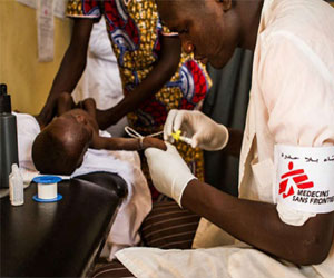   مصر اليوم - اشتباه في إصابة 10 ليبيريين بالإيبولا