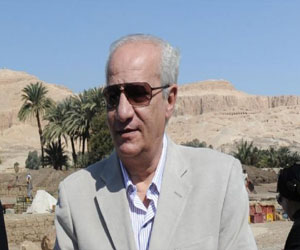   مصر اليوم - وزير الآثار ومحافظ القاهرة يتفقدان شارع المعز