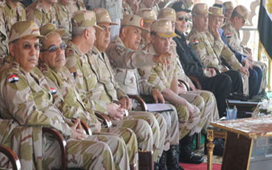   مصر اليوم - الفريق صدقي صبحي يؤكد أنَّ الجيش المصري يحمي البلد وشعبه ممن يفكر بالاقتراب من الحدود