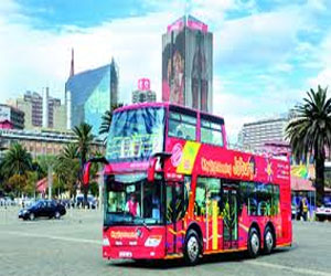   مصر اليوم - إضافة الصينية إلى لغات الدليل في حافلات جولة سياحية في الشارقة