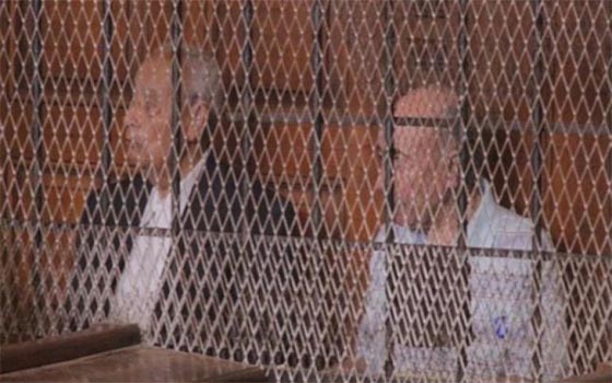   مصر اليوم - محكمة جنايات الجيزة تستمع الى مرافعة الدفاع في محاكمة عبيد ووالي