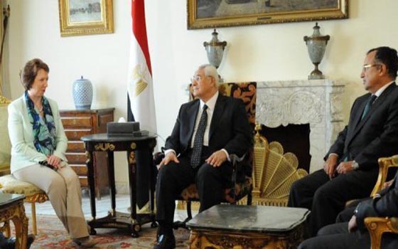   مصر اليوم - مصادر أمنيّة تؤكّد وصول آشتون إلى مطار القاهرة ومقابلة الرئيس الموقّت