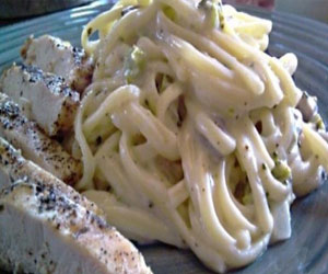   مصر اليوم - مكرونة بالصوص الأبيض والدجاج