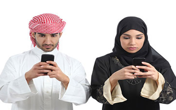   مصر اليوم - المرأة تختلف عن الرجل في استخدام وسائل الإعلام الاجتماعي