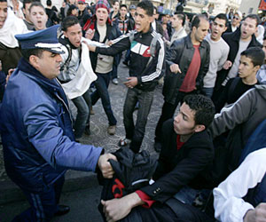   مصر اليوم - احتجاجات طلابية فى ولاية تيزى أوزو