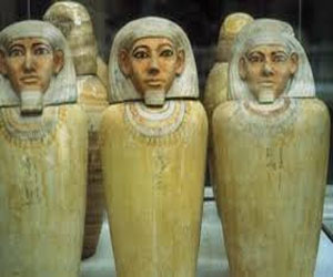   مصر اليوم - اللجنة الأثرية لفحص تمثالي طرود السفارة البريطانية تؤكد عدم أثريتهما