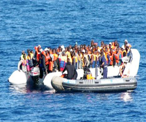   مصر اليوم - انقاذ أربعة آلاف مهاجر خلال 48 ساعة في إيطاليا