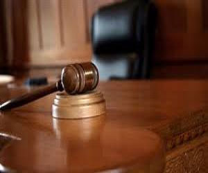   مصر اليوم - بريطانية تحرّك دعوى قضائية لسقوطها في موقع أثري أثناء بحثها عن مكان للتبوّل