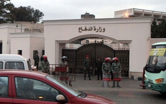   مصر اليوم - الفريق أول صدقي صبحي يشيد بالمنظومة المتكاملة للقوات المسلحة  لحماية سماء مصر