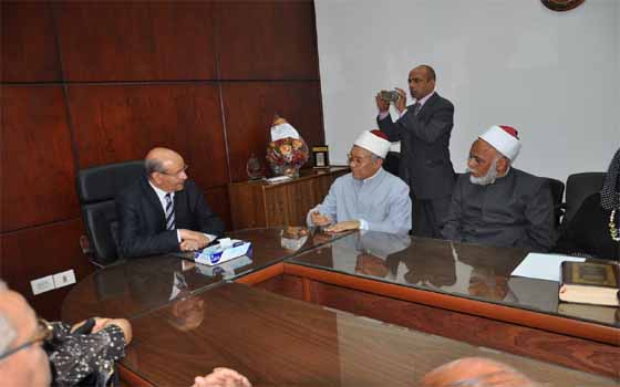   مصر اليوم - لجان مشتركة تضُمّ كبار علماء الأزهر لحل الخصومات بين العائلات في الجيزة