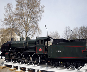   مصر اليوم - احتفالية بمرور 130 عامًا على قطار الشرق في معهد العالم العربي