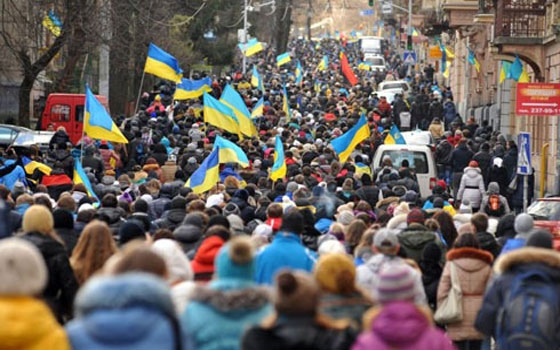 مصر اليوم - بوتين يطالب أوروبا بتسديد ديون أوكرانيا ولافروف يحذر من نشر قوات أطلسيَّة