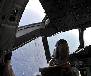 مصر اليوم - طائرة إسترالية ترصد إشارة في عمليات البحث عن الطائرة الماليزية