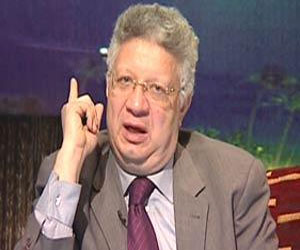 مصر اليوم - منصور يُهدد ماسبيرو بمنع بث مباريات الدوري المصري